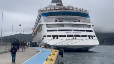 rus turistler amasraya doyamiyor nNrtWECc