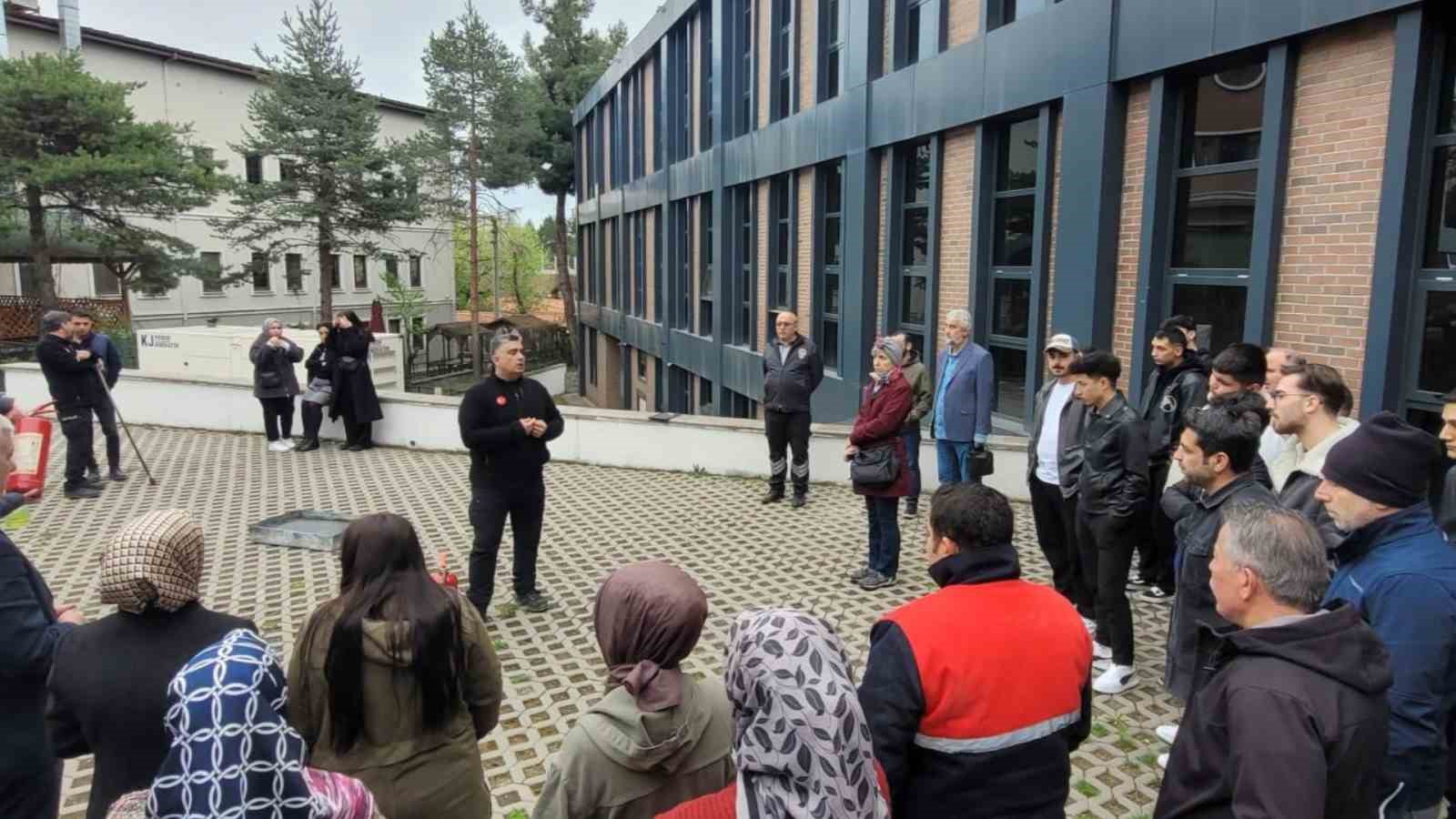 safranbolu myo personeli icin afet farkindalik egitimi kbNLi2ml