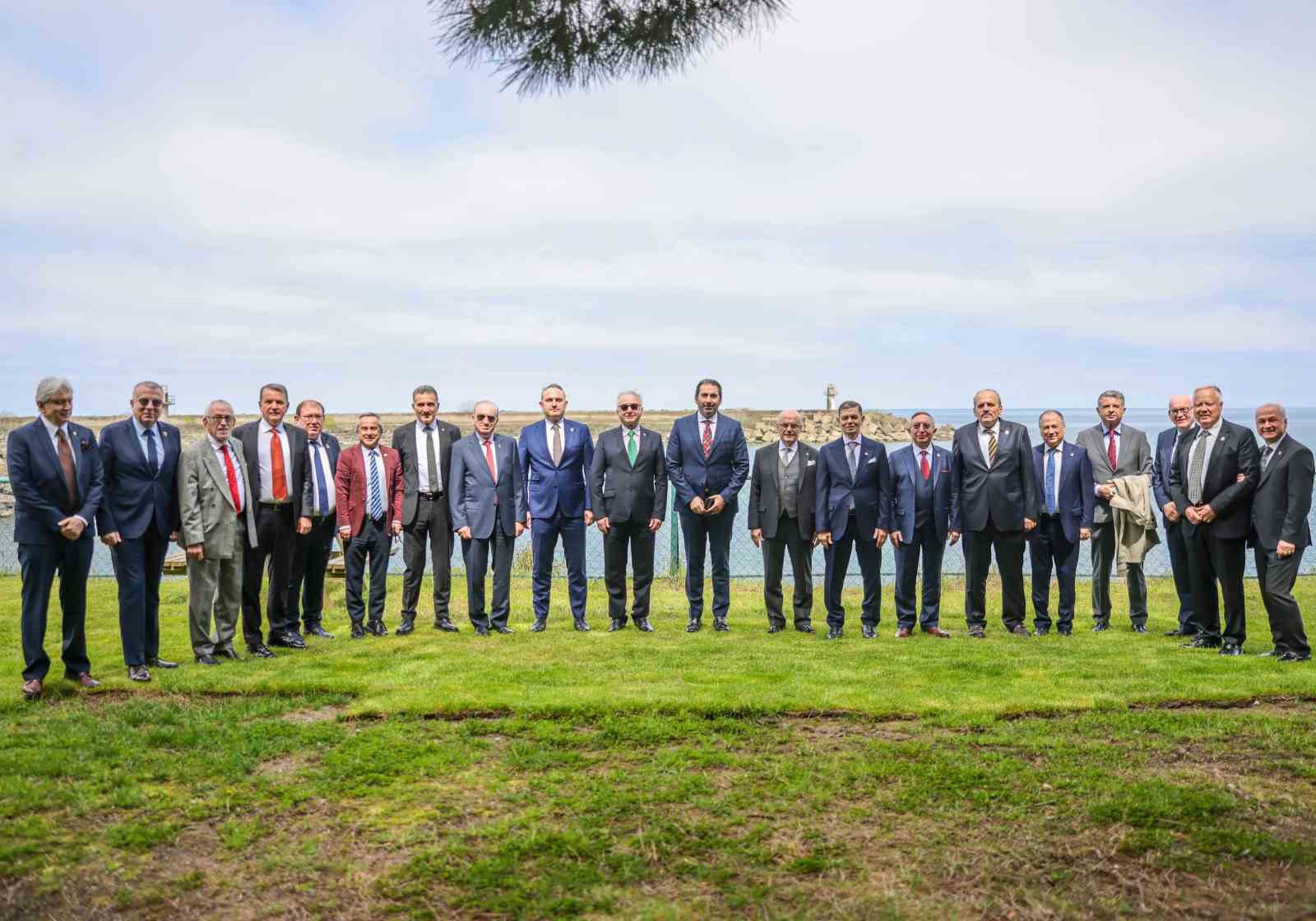 sampiyon kuluplerin divan kurullari trabzonda bir araya geldi AJVsON1U