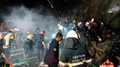 samsunda heyelan akaryakit istasyonunda arama kurtarma calismasi baslatildi lz7K5fHe