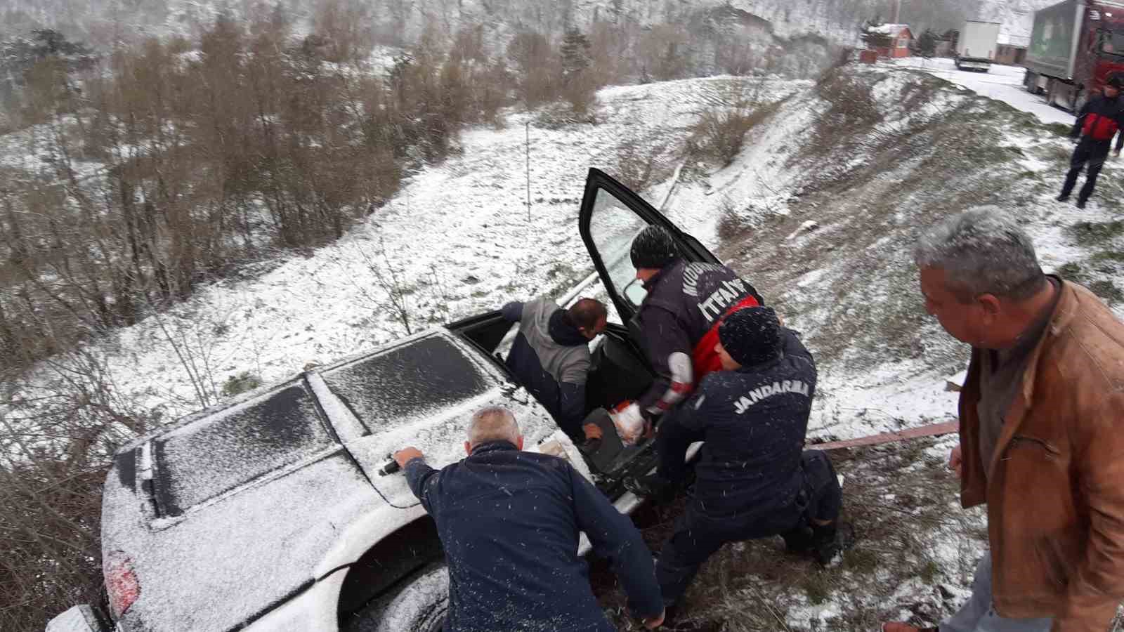 sarampole devrilen cipin surucusu olumden agac sayesinde kurtuldu I13nJsY9