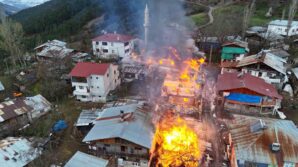 savsattaki yangin ani havadan goruntulendi ZUWFsz3L