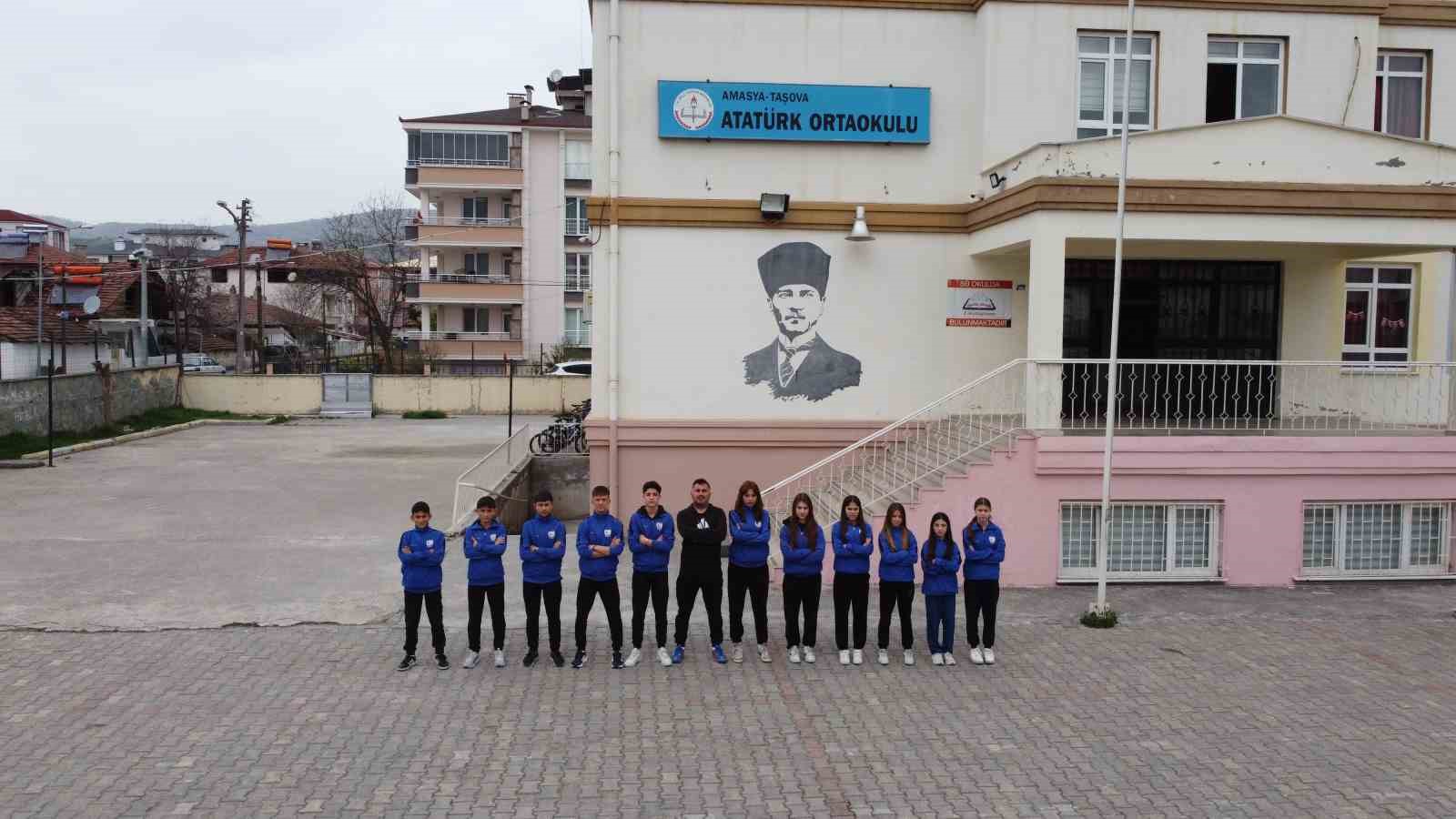 tasovada spor salonu bulunmayan okul 11 yildir sampiyon l2dBsqDi