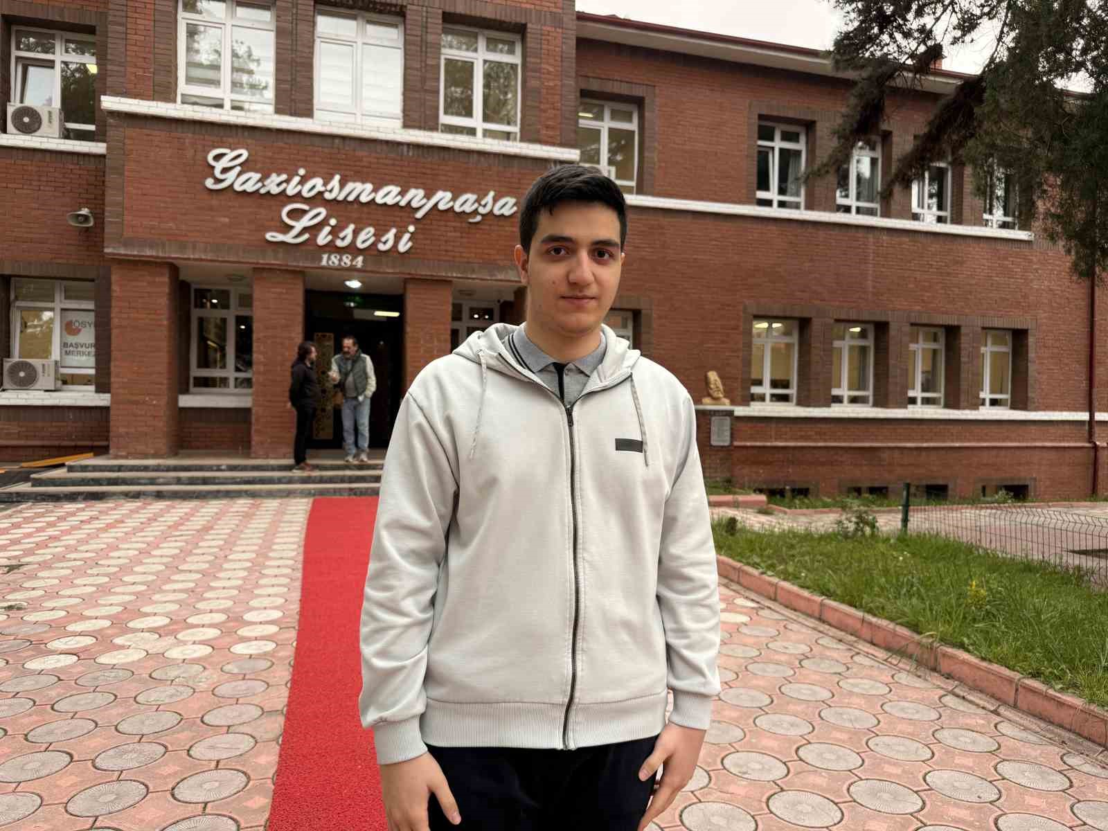 tokatta merdiven cikamayan lise ogrencisi icin sinifin yer degistirildi qlySuWMq