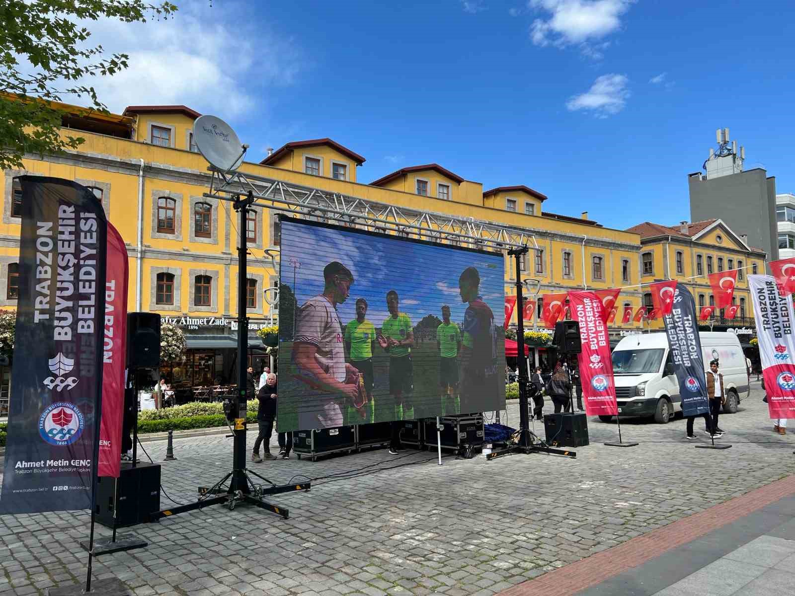 trabzonsporun finale cikisini coskuyla kutladilar MRjWNf1t