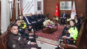 vali hacibektasoglu sinan ergen ve heyetini kabul etti wqSc8ySS