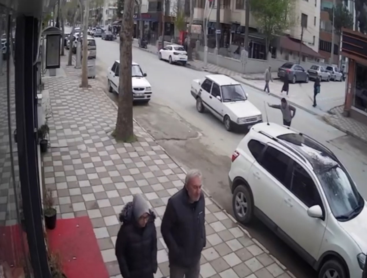 yayaya otomobilin carpma ani kameraya yansidi nnO268dL