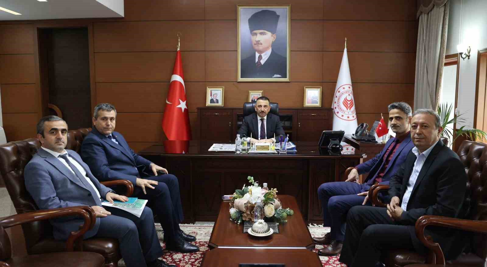 zonguldak valiliginde caycuma havalimani toplantisi TE7rvjd1