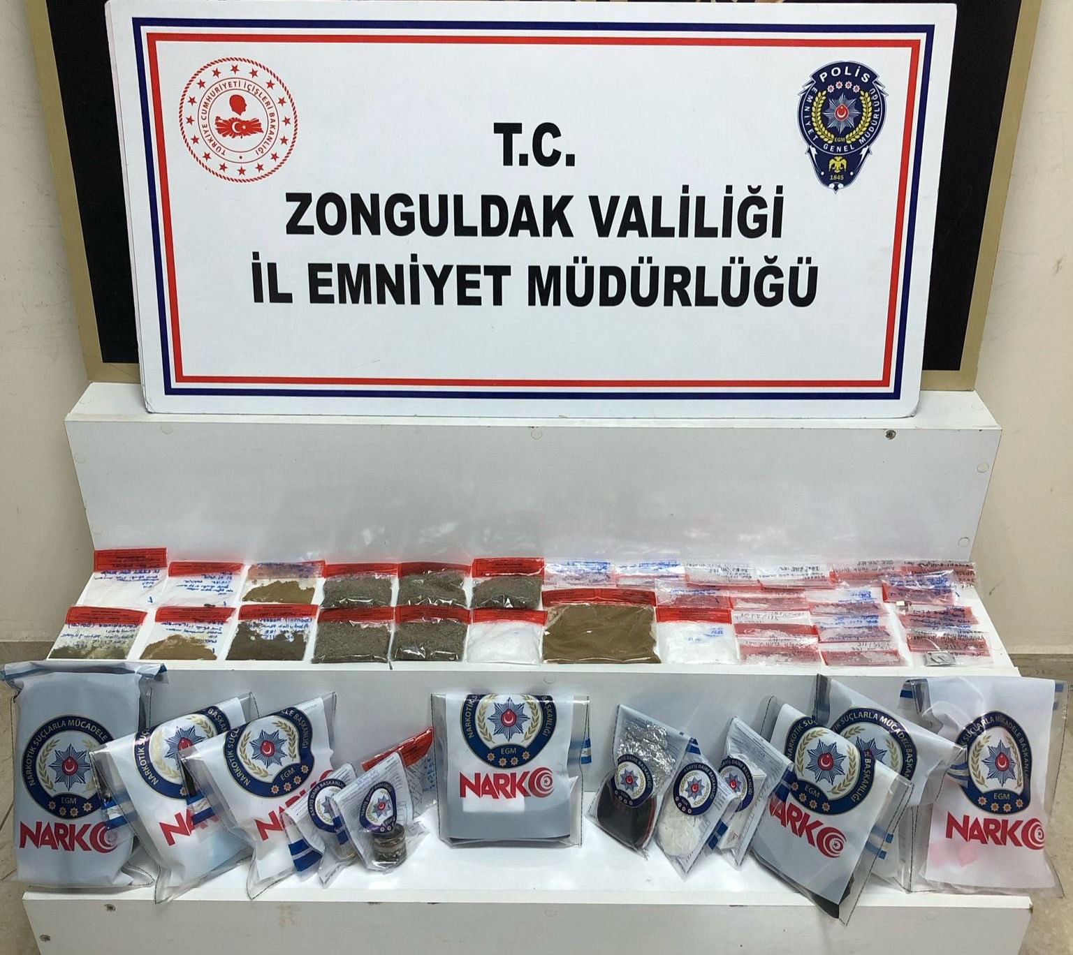 zonguldakta narkotik operasyonunda 3 supheliden 1i tutuklandi aKcnInLD