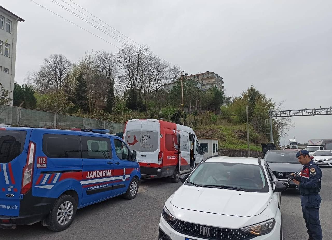 zonguldakta polis ve jandarmanin denetimleri suruyor WAsD8cpa