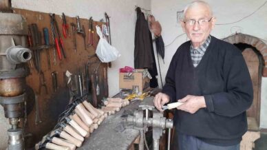 70 yildir hayvan taragi imalati yapiyor nQCGWuE3