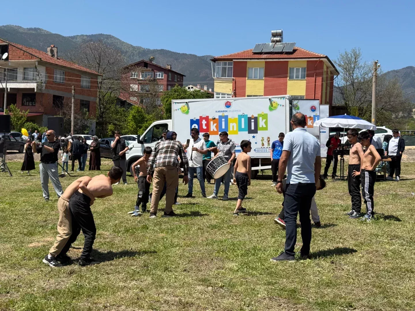 Kapullu Mahallesi'nde Hıdırellez ve Keşkek Festivali Düzenlendi 1 WhatsApp Image 2025 05 04 at 15.48.21 1