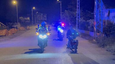 akrobasi hareketleri pahaliya patladi kovalamaca ile yakalanan motosikletlilere 65 bin lira ceza 8RxOeJKA