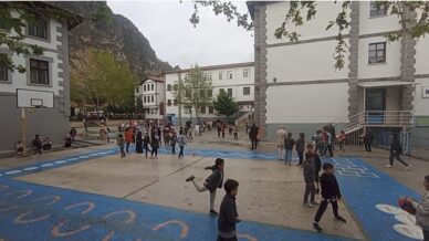 amasyada deprem sonrasi iki ilcede egitime ara verildi lKEAP2Df