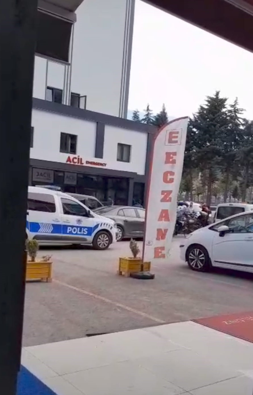 amasyada ozel hastanede korku dolu anlar bogazina bicak dayadi 9m4yIvry