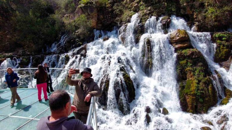 anadolunun en etkileyici selalelerinden tomara selalesi ziyaretcilerini agirlamaya basladi 6vFUn5ph