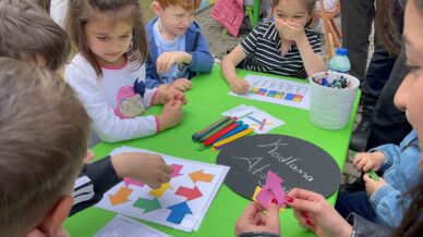 anaokulu ogrencileri doyasiya eglendi 7UsuNWEm