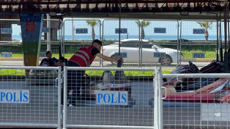 anne ve kizi lunaparkta soku yasadilar Dni7zZnX