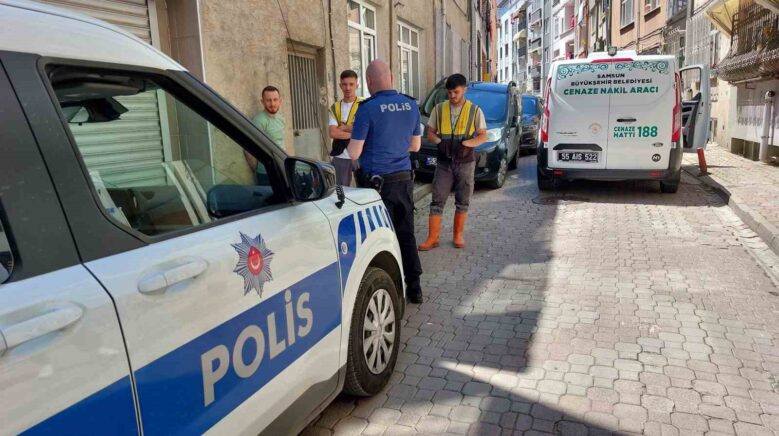 apartmana yayilan koku yasli adamin oldugunu ortaya cikardi VXI437pk