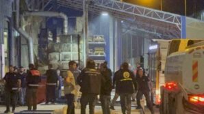 arac yedek parca fabrikasinda yangin 6kjk6Na2