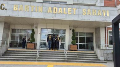 aranmasi olan sahis baza icerisinde yakalandi TTZmdu3S
