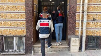 artvin merkezli 5 ilde dolandiricilik operasyonu 25 tutuklama anNeqR83