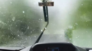 artvinde dolu yagisina silecekler yetismedi KAguMpsQ