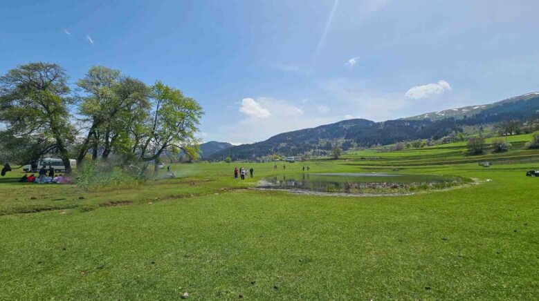 artvinin ardanuc ilcesindeki tosunlu golu dogaseverlerin ilgi odagi oldu DBCXysL7