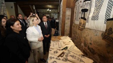 atik malzemeler universite ogrencilerinin elinde sanata donustu GRINhtOd