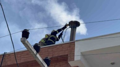 bacadan cikan kivilcimlar itfaiyeyi harekete gecirdi UdQEbsme