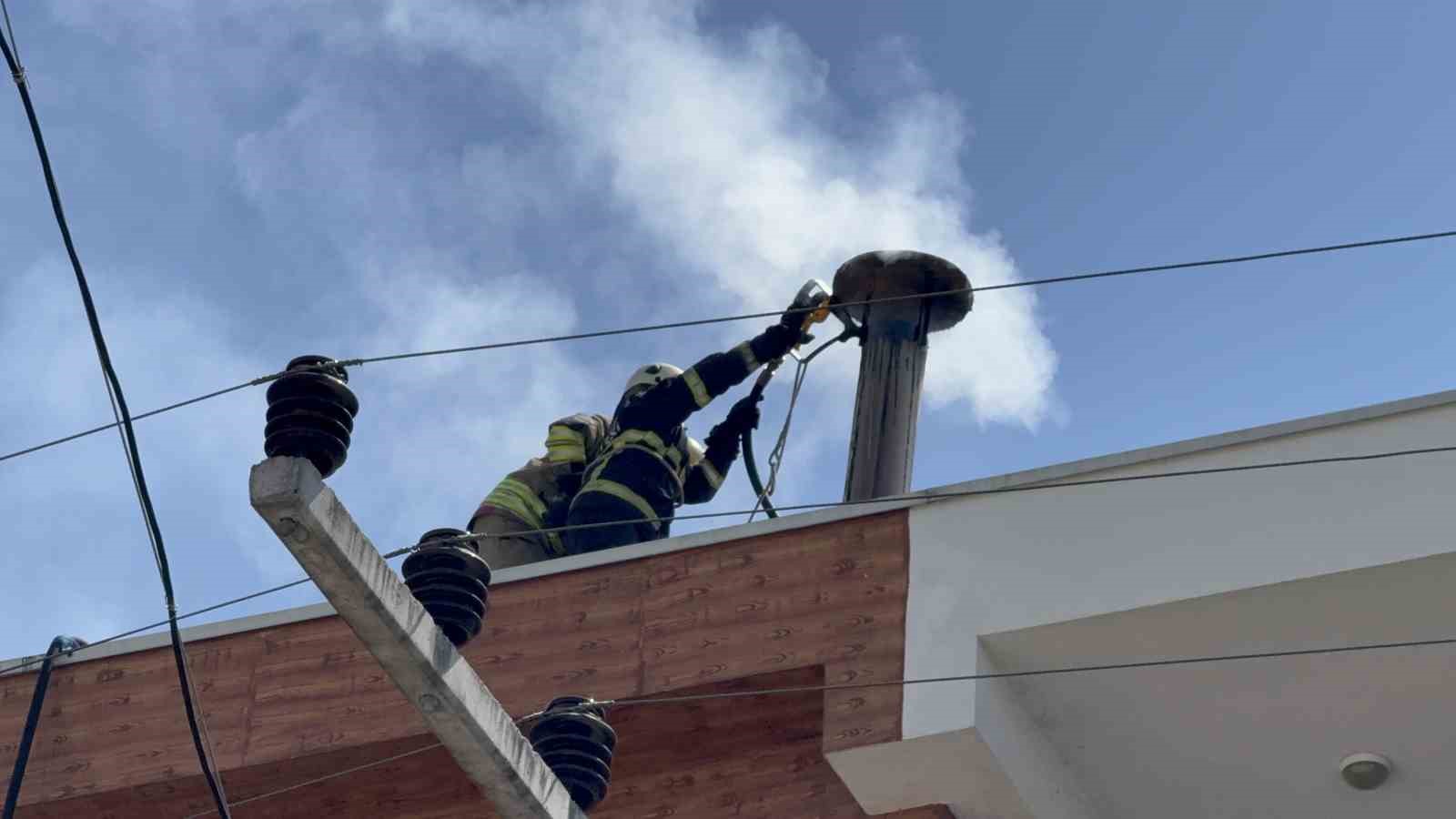 bacadan cikan kivilcimlar itfaiyeyi harekete gecirdi UdQEbsme
