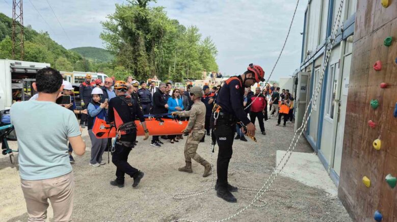 bartinda yeni acilan afad egitim merkezindeki tatbikat gercegini aratmadi g7rGhJWP