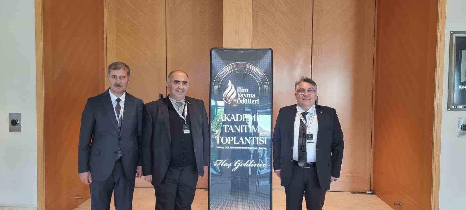beun rektoru prof dr ozolcer ilim yayma odulleri akademik tanitim toplantisina katildi VZRMNIIl