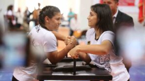 bilegi bukulmeyen kardesler rukiye ve aysenur 2MbUbCJd