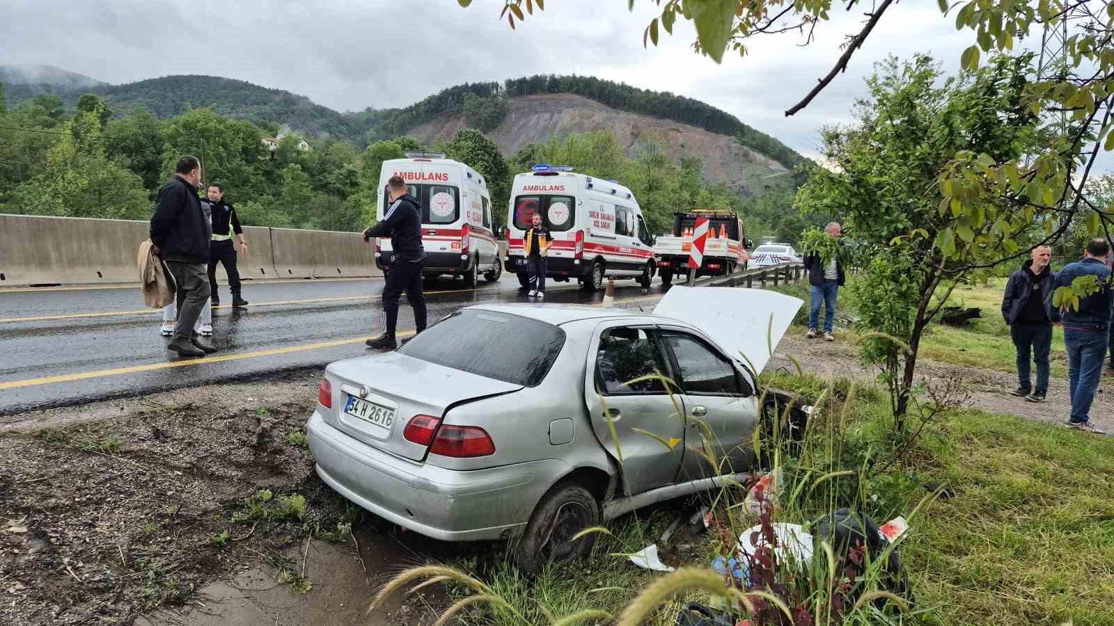 bolu daginda otomobil kanala uctu 3 yarali ayelOrL6