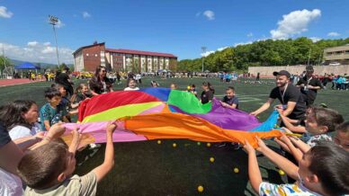 boluda 850 minik ogrenci hem eglendi hem de ogrendi 6NXWtZ3P