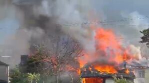 boluda iki ev ve bir depo alev alev yandi mnaraN5f