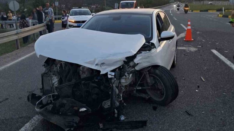 boluda iki otomobil carpisti 2 yarali TtX5WDYj