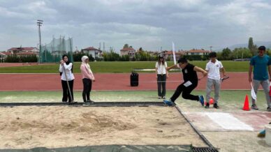 boluda minikler atletizm senligi renkli goruntulere sahne oldu j4g7jIdm