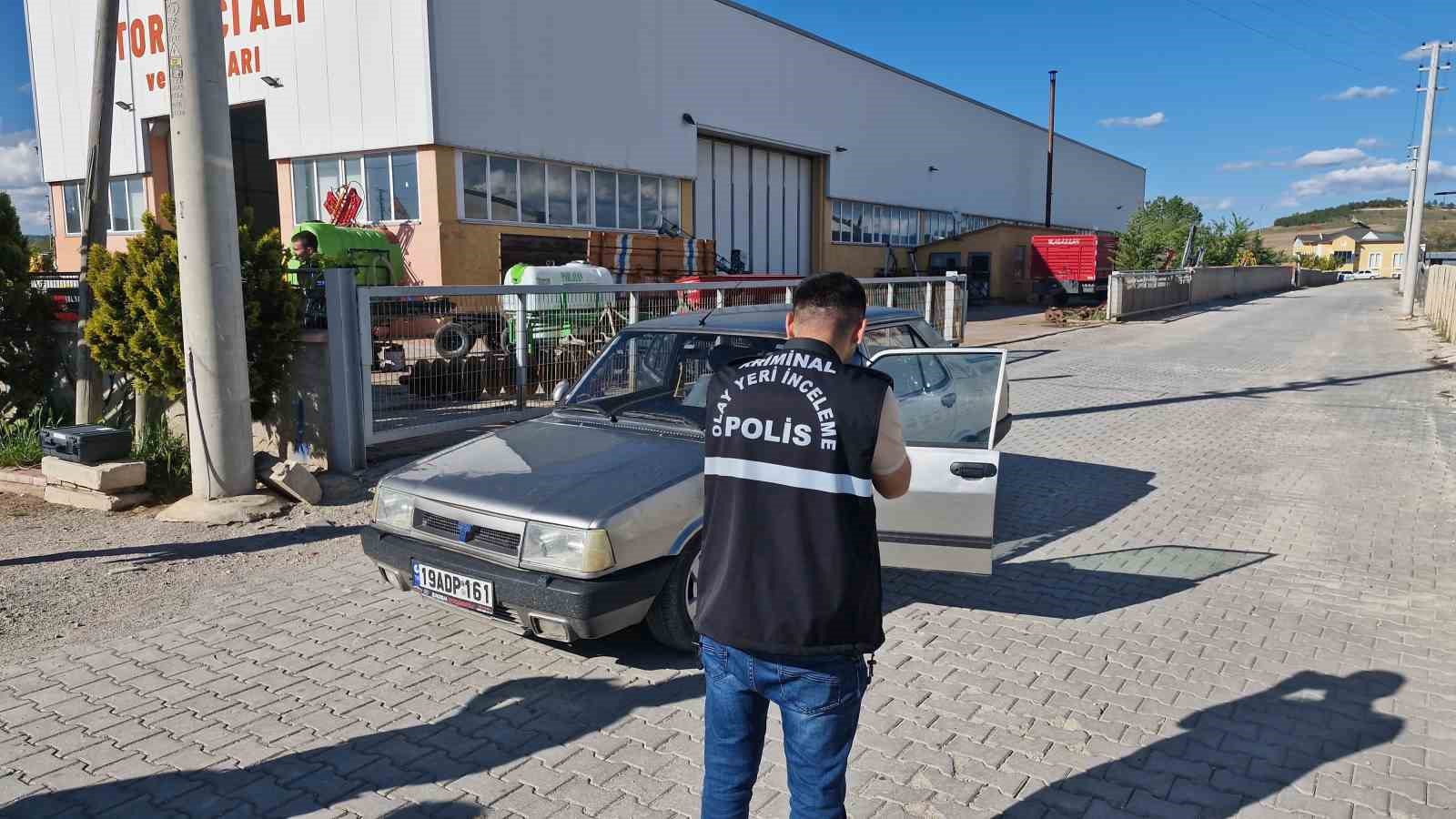 caldiklari otomobille drift atan cocuklar dur ihtarina uymayip kacinca gozaltina alindi bwugEPzc