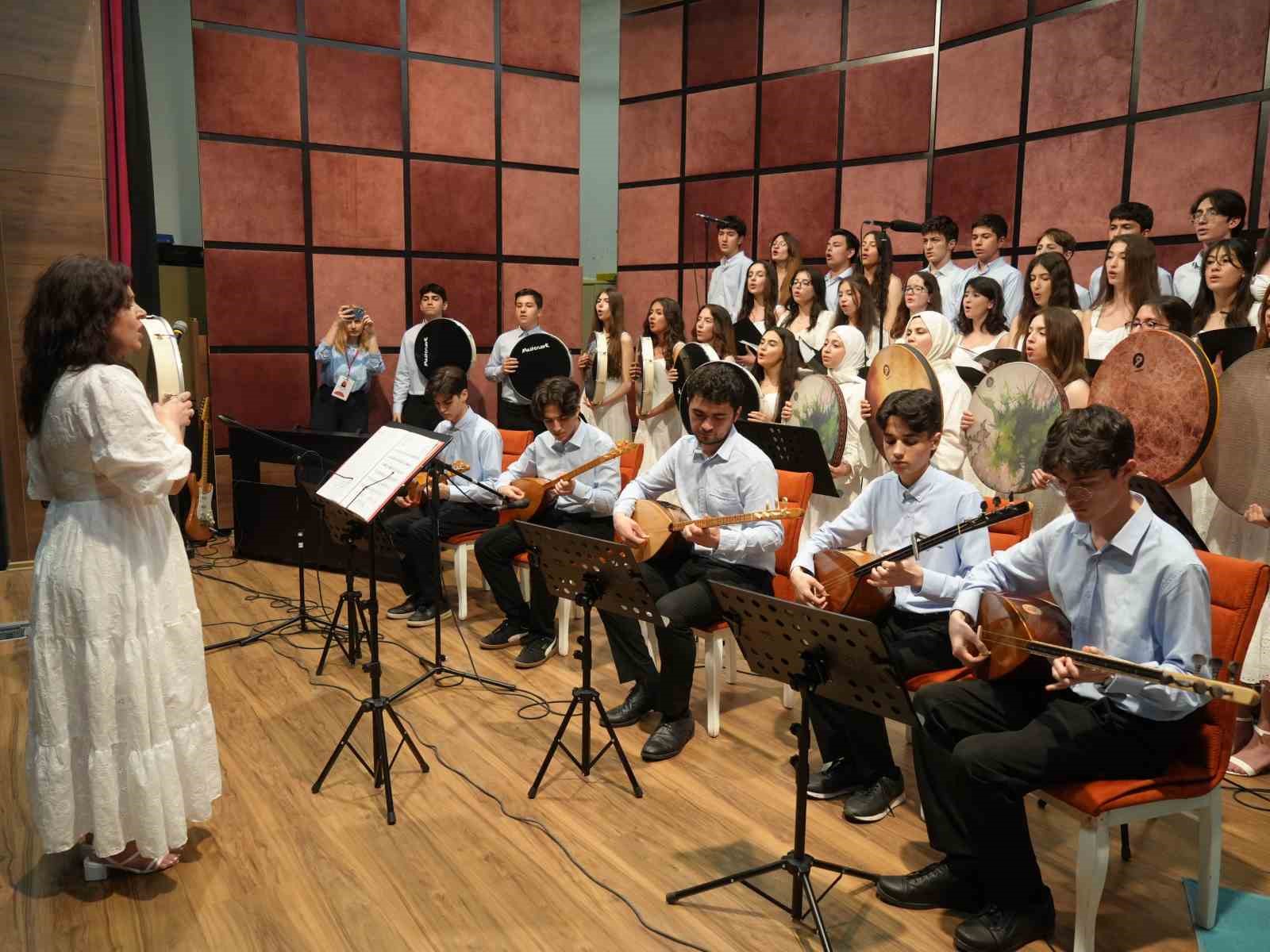 canakkale savasi doneminde mezun veremeyen anadolunun ilk lisesi 140inci yilini kutluyor WFg4SL9A