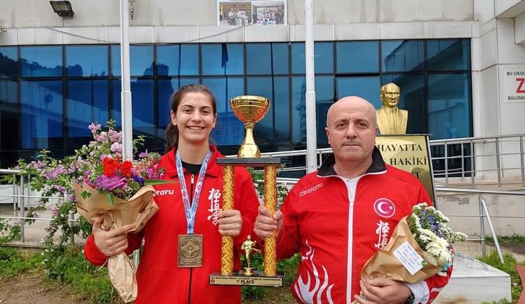 cay bahcesinden cikip avrupa sampiyonu oldu F3YO7Z51