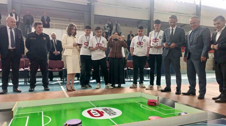 caycuma ilk kezrobot yarismasina ev sahipligi yapti 9mqRw8YU