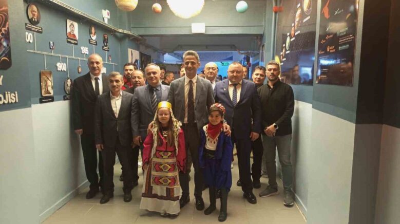 caycumada uzay ve bilim sokagi acildi 5xROKCBw