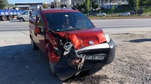 cenazeye yolunda kaza 1 yarali zODQxPTj