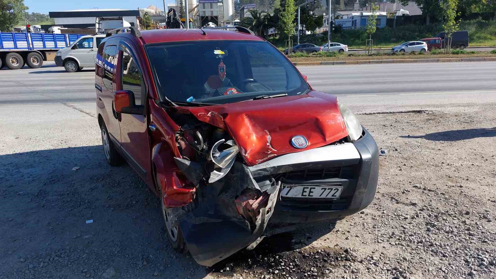 cenazeye yolunda kaza 1 yarali