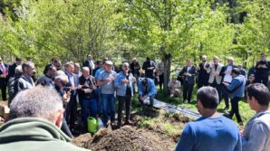 cumhurbaskanligi iletisim baskani altun amcasinin cenaze torenine katildi rRM1sCxu