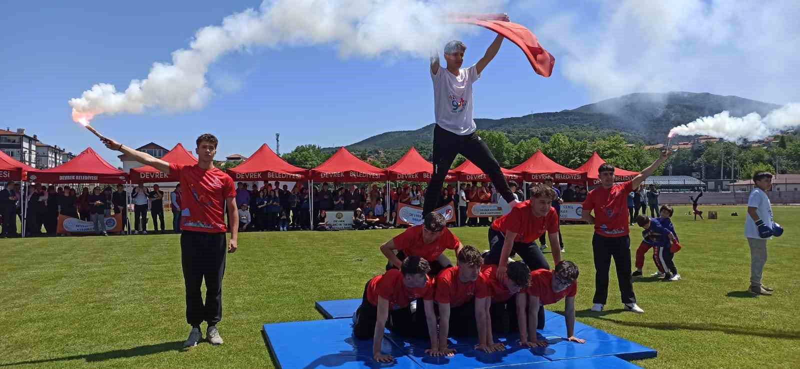 devrekte 19 mayis bayrami etkinligi