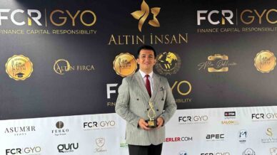 doc dr polata yilin akademik altin kalem odulu verildi 1L1wsCBn