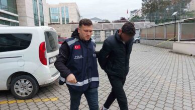 doviz bozdururken takip edip pastanede cantasini kapkacla caldi BuQmfAqv